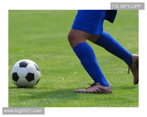 圆菁足球的魅力与发展探讨：如何推动青少年足球运动的普及与提升